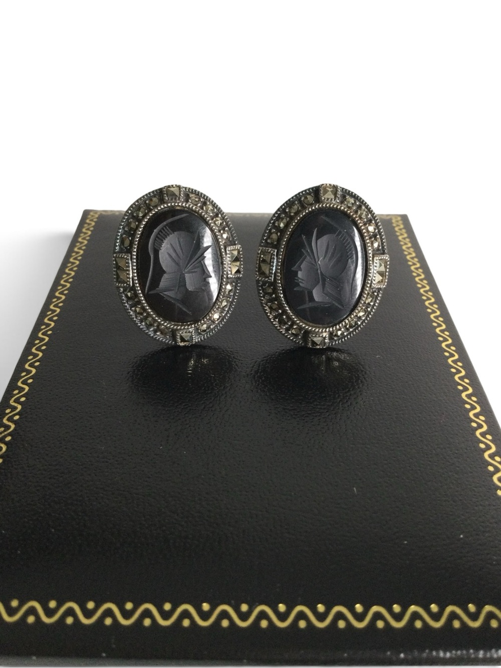 Vintage Judith Jack Sterling Silver Marcasite Intaglio Brooch & Earrings Set - Picture 8 of 13